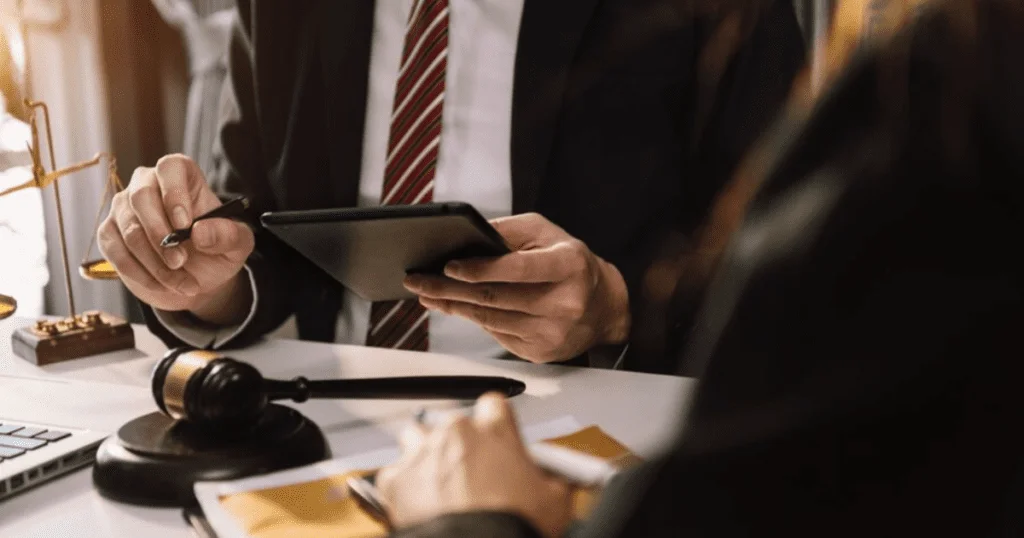 What to Look for When Choosing a Defense Lawyer?